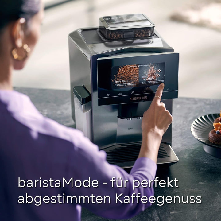Siemens EQ900 TQ903D03 aparat de cafea complet automat, control prin aplicație, afișaj intuitiv full-touch, mod barista, stimulare aromă, reducere zgomot, râșniță premium, curățare automată cu abur, 1500 W, oțel inoxidabil