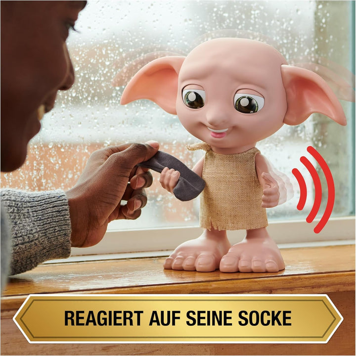 Wizarding World Harry Potter - Păpușa interactivă Dobby House Elf cu peste 30 de sunete, propoziții și mișcări, germană-italiană, jucărie pentru copii de la 6 ani, Fan Article