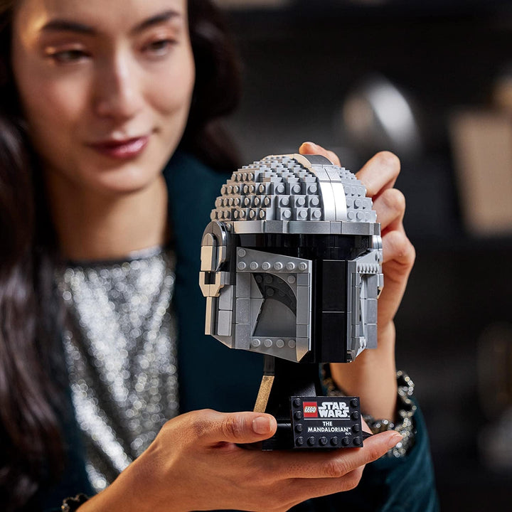 Model LEGO Star Wars Mandalorian Helmet, decorațiune de colecție pentru cameră și un cadou minunat pentru adulți, kit, bărbați, femei, mamă, tată, idee de cadou de colecție 75328