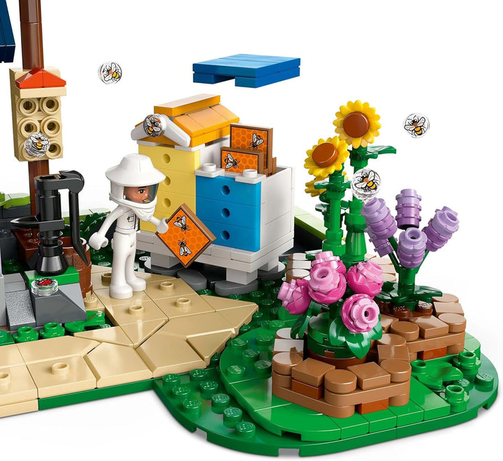 LEGO Friends House And Flower Garden The Beekeeper, set de construcție, set de joacă în natură, cadou pentru fete de la 12 ani, set cu model construibil, 4 minifigurine și figuri de animale, pisică și iepure 42669