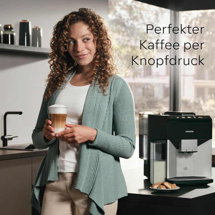 Aparat de cafea complet automat Siemens EQ500 Integral TQ513D01, Multe specialități de cafea, Spumă de lapte, Recipient de lapte integrat, Curățare automată cu abur, 1500 W, Argintiu / negru lăcuit pian