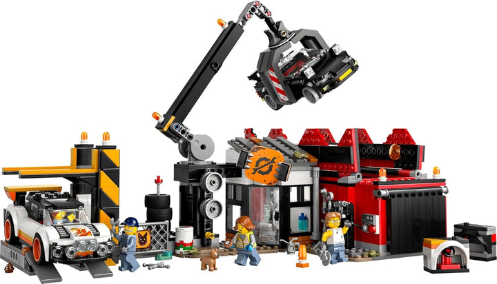 Depozit de fier vechi LEGO City cu mașini - jucărie cu presă de fier vechi și macara, 2 mașini de jucărie, 4 minifigurine muncitoare și clădire de birouri - cadouri aniversare pentru băieți și fete de la 8 ani 60472