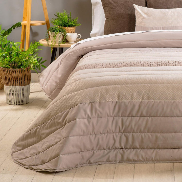 Cuvertură Spring 3, crem, pentru paturi late de 135 cm