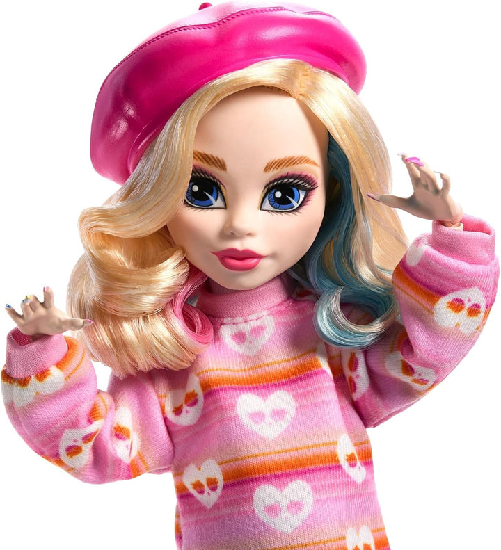 Păpușă și accesorii Monster High Wednesday, Enid Sinclair figurină de colecție în roz cu beretă și rucsac, suport pentru păpușă, HXJ05