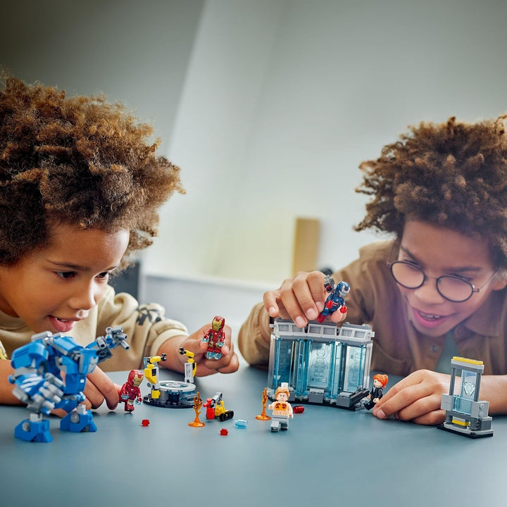 LEGO Marvel Laboratorul lui Iron Man: Sala armurii - jucărie de supererou cu o figură Mech, 5 minifigurine, inclusiv Aldrich Killian - cadou Avengers pentru băieți și fete cu vârsta de 8+ 76315