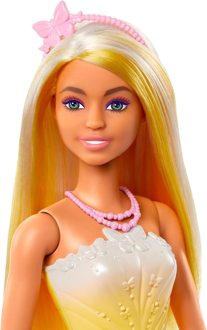 Păpușă Barbie Royal cu păr fantezist cu șuvițe colorate, accesorii colorate, top galben cu gradient și fustă cu model fluture, HRR09
