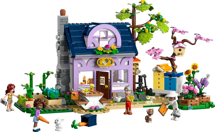 LEGO Friends House And Flower Garden The Beekeeper, set de construcție, set de joacă în natură, cadou pentru fete de la 12 ani, set cu model construibil, 4 minifigurine și figuri de animale, pisică și iepure 42669