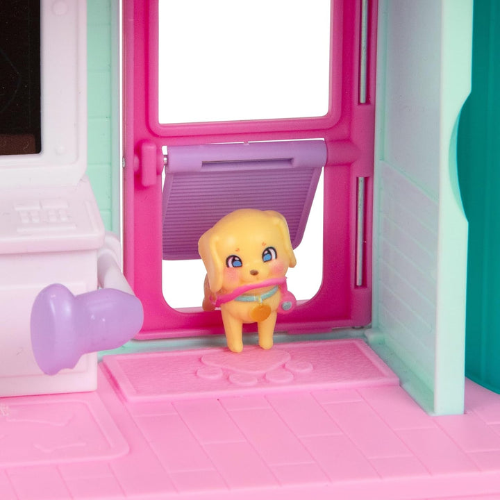 Little Live Pets Mama Surprise Families Baby Clinic Playset, 3 cățeluși Retriever incluși, Magic, Playset cu două fețe (27,8 cm lățime, 23,8 cm înălțime). Hrănire, îmbăiere și joacă, cadou pentru copii