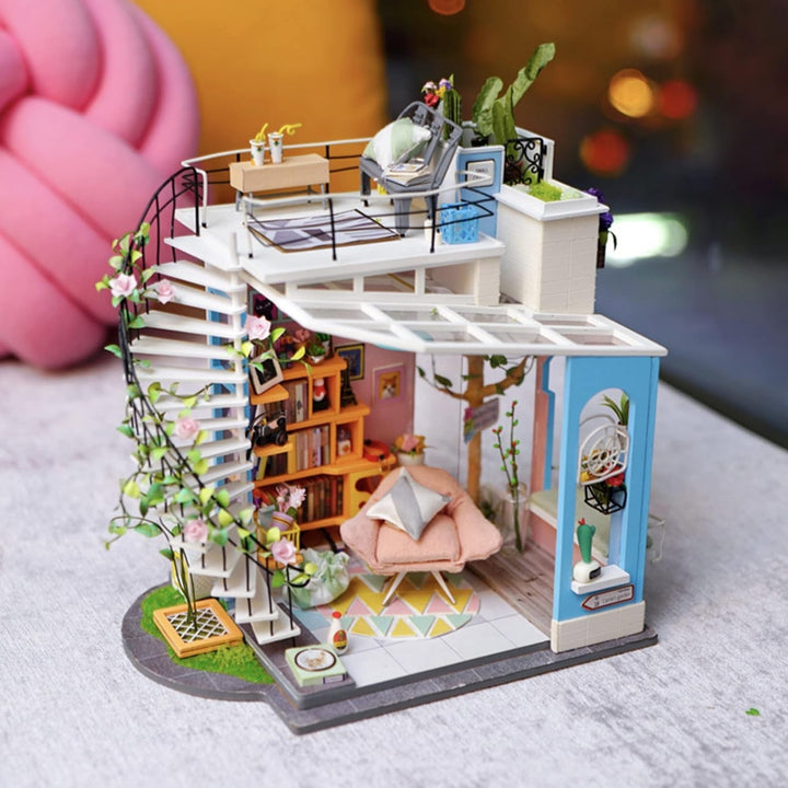 Robotime DG12 Rolife Dora'S Loft Casă de păpuși în miniatură din lemn, metal, țesătură și carton, dimensiuni: 23 X 16 X 26 cm, 248 de piese