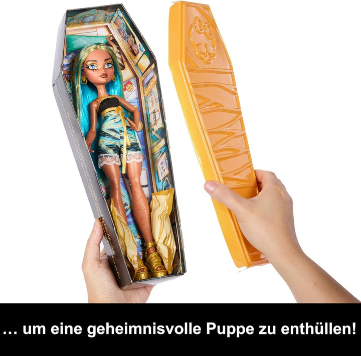 Păpuși și accesorii Monster High Buried Secrets, temă confortabilă Creepover cu păpușă misterioasă și 5 surprize de dezvelit (cifrele pot varia), HYV64