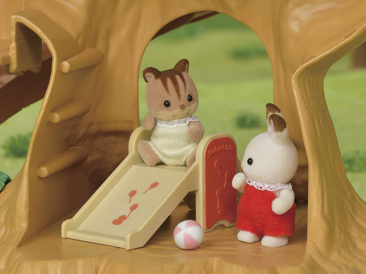 Sylvanian Families 5494 Adventure Tree House - Set de joacă pentru casa de păpuși