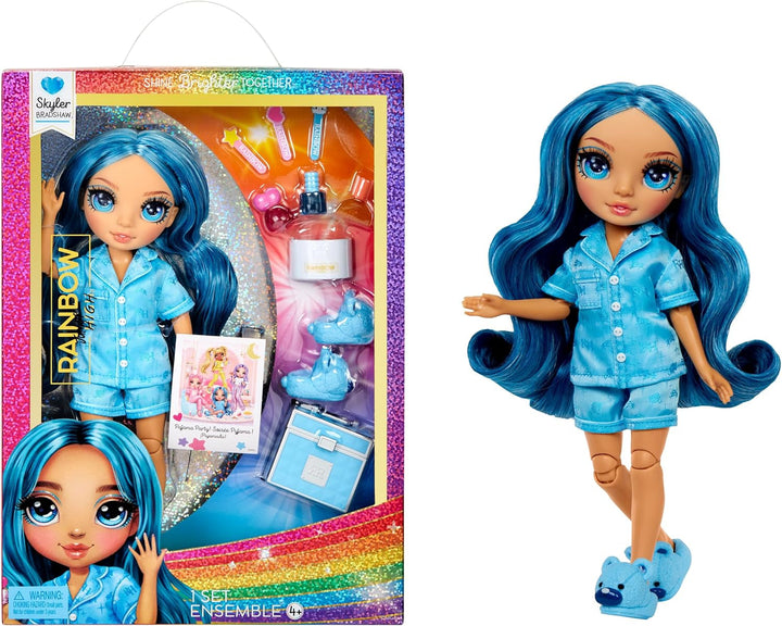 Rainbow High Junior High PJ Party - Sunny (galben) - păpușă de 22 cm cu salopetă moale, papuci și accesorii de joacă - jucărie pentru copii - ideală pentru 4-12 ani