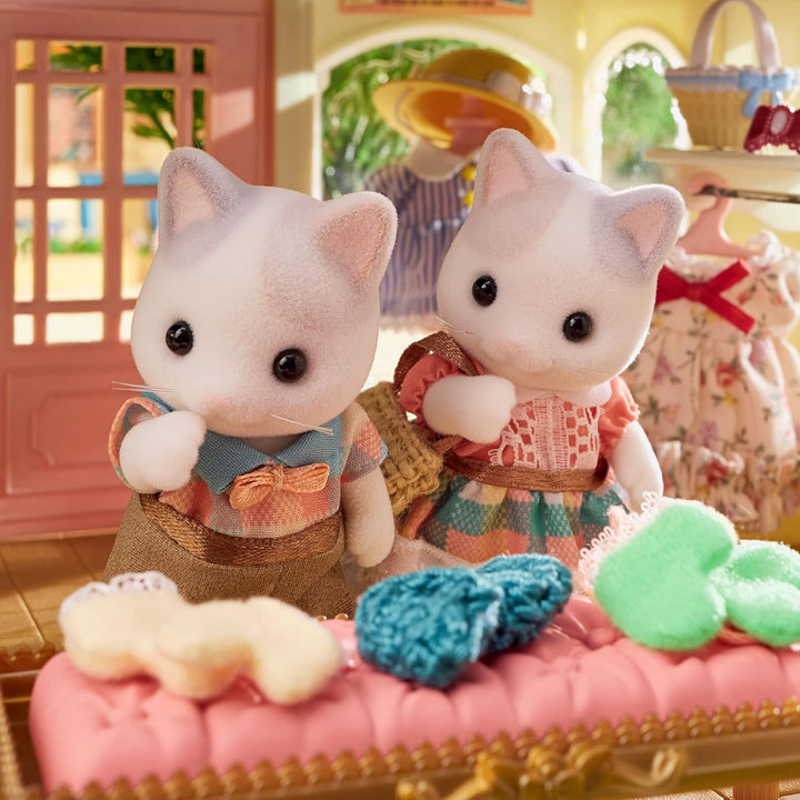 Sylvanian Families - 5738 Familia Milk Cat - Figuri pentru casa de păpuși