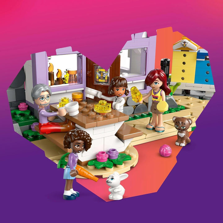 LEGO Friends House And Flower Garden The Beekeeper, set de construcție, set de joacă în natură, cadou pentru fete de la 12 ani, set cu model construibil, 4 minifigurine și figuri de animale, pisică și iepure 42669