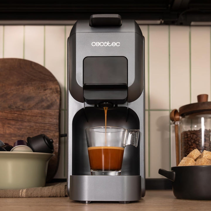 Aparat pentru capsule Cecotec Freestyle Compact Black. 1350W, încălzire termoblock, tehnologie Forcearoma 20 bar, espressor 4 în 1. Potrivit pentru cafea măcinată, Dolce Gusto, Nespresso și K-Fee
