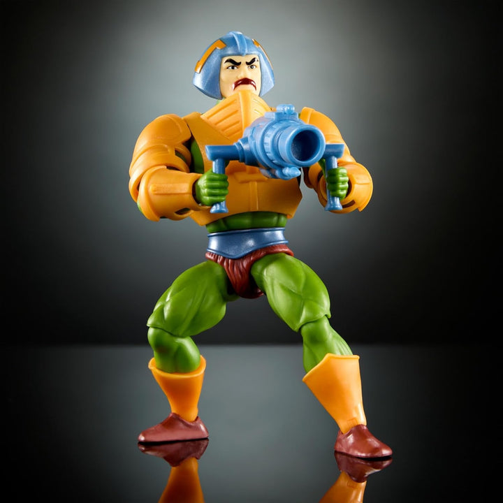 Jucărie Masters of the Universe Origins, Man-At-Arms Duncan figurină de acțiune din colecția de desene animate, înălțime aprox. 14 cm, erou cu armură detașabilă și accesorii, HYD25