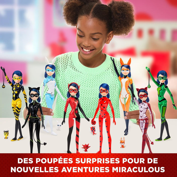 Bandai - Miraculous Ladybug - Doll Marinette Colour Change Surprise - Păpușă articulată Miraculous, 26 Cm + 3 surprize - Model aleatoriu - P50390