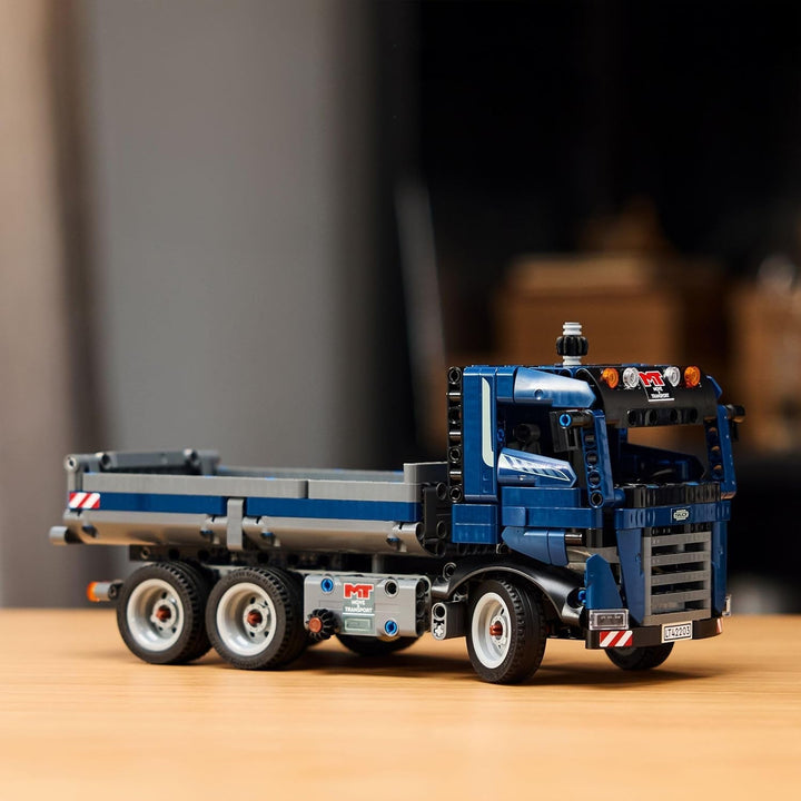 Jucărie LEGO Technic Dump Truck cu direcție și benă mobilă - vehicul de construcții albastru - idee de cadou pentru zile de naștere sau sărbători - set de construcție pentru băieți și fete de la 9 ani 42203