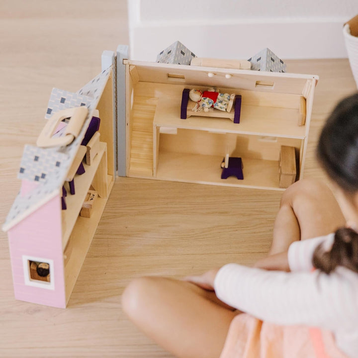 Casa de păpuși Melissa & Doug de pliat și luat cu tine | Casă de păpuși și păpuși | Playsets | 3+ | Cadou pentru băieți sau fete