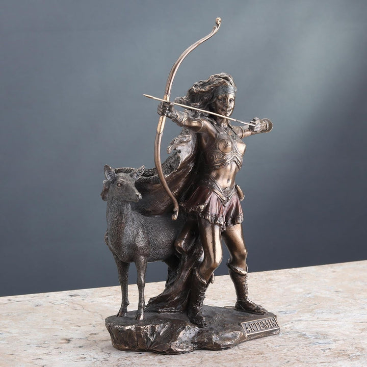 Statuia din bronz a zeiței vânătorii și a sălbăticiei Statuete si sculpturi Naty Shop